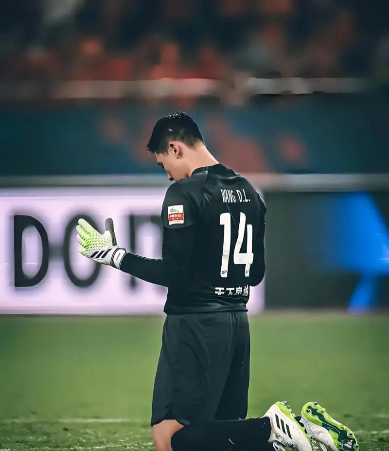 九游-赛地聚焦：意甲今晨热度飙升，上海申花单刀错失，质疑声仍在，阵容厚度经受考验的简单介绍-九游